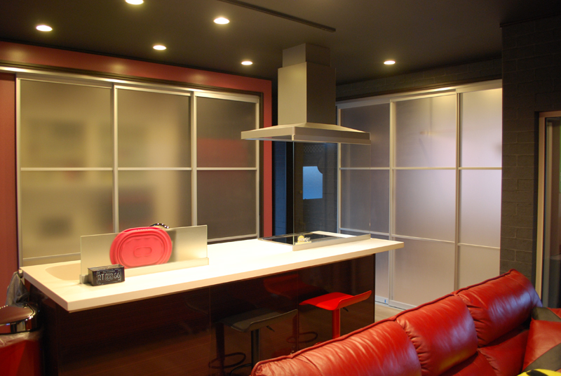 インナーガレージの愛車を眺めなら飲むお酒は格別！