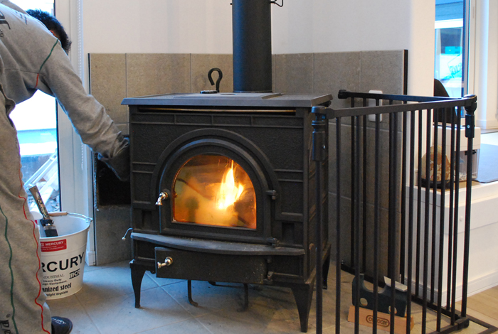 冬でも家中ポカポカ。薪ストーブのある家。